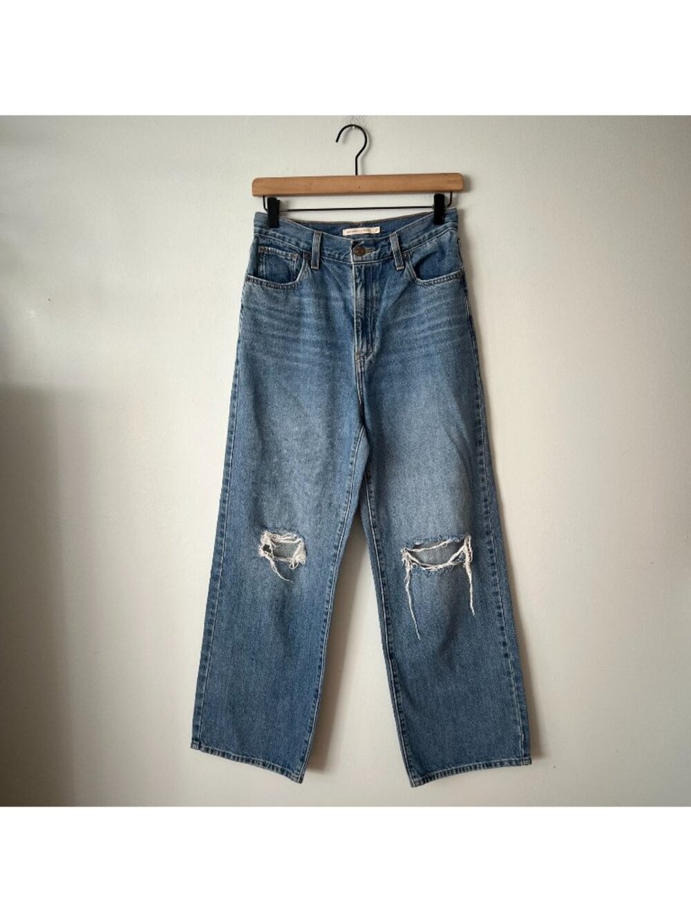 Levi's High Waisted Straight Loose Jeans Knee Holes Women's Size 27